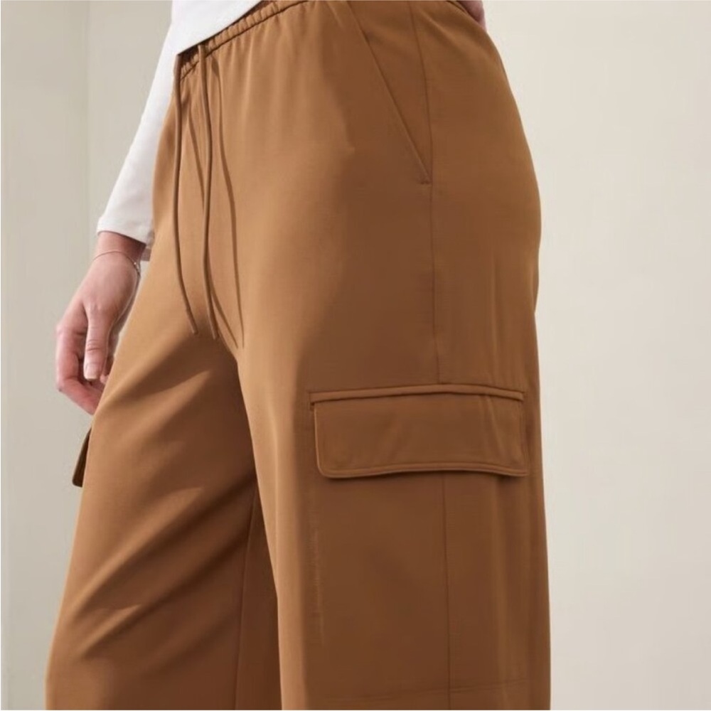 Athleta Promenade High Rise Cargo Pant in Walnut Size Small NWT - Picture 4 of 16
